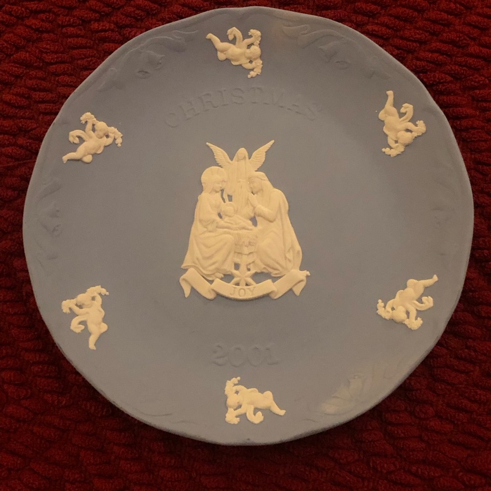 Wedgwood Christmas 2001 Blue and White Decorative Plate Angel Joy 7 Inches SWEET